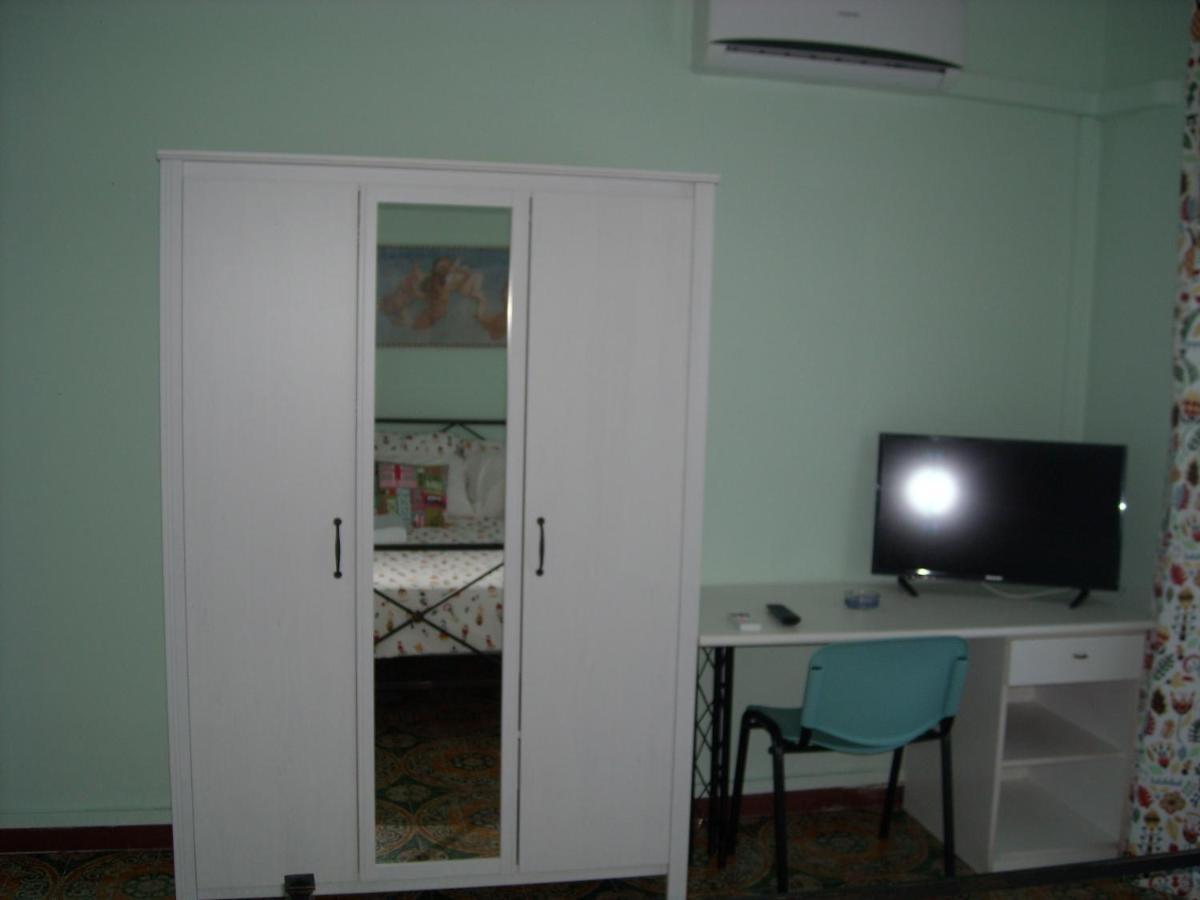 Giovannixxlll B&B Катанія Екстер'єр фото